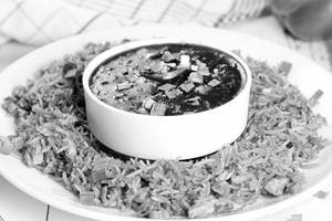 Chole With 2 Lachha Paratha