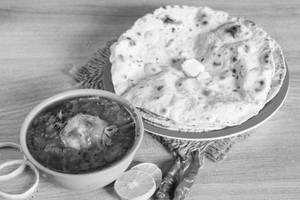 4 Pulka + Egg Curry