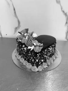 New Chocolate Crunch Heart Shape Cake