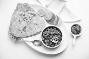 Chole Paratha Meal