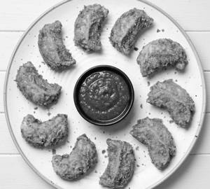 Crunchy Chicken Momoss (9 Pcs)