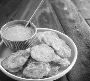 Aloo Pakoda 12 Pieces