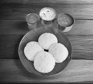 Idli (4 Pcs)
