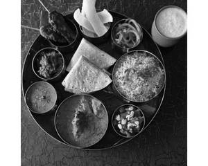 Chicken Thali Meal Combo