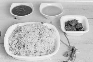 Veg Momos (12 Pcs) + Veg-Fried Rice                                                                       