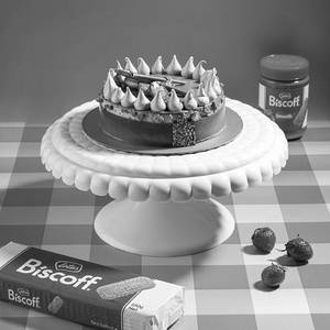 Strawberry Lotus Biscoff Cheese Cake