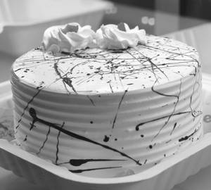 Choco Vanilla Cake [Eggless 250Grm]