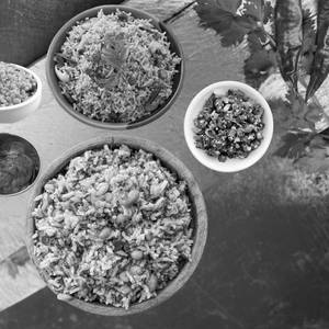 Gogura Pulihora Rice 450 Ml+karam Rice 250 Ml+veg 250 Ml+fryums+pickle