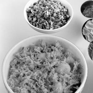 Potato Rice 450 Ml + Veg 250 Ml + Fryums + Pickle