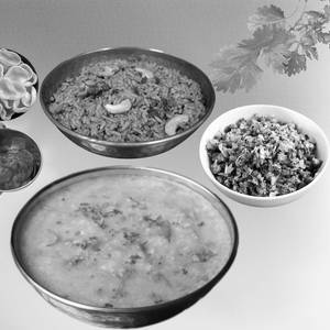 Veg Dal Khichdi 450ml+mint Coriander Rice 250ml+veg 250ml+fryum+pickle