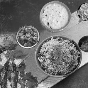 Kandi Podi Rice 450 Ml+curd Rice 250 Ml+veg 250 Ml+fryums+pickle