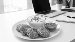 Sabudana Patty With Dahi And Chutney