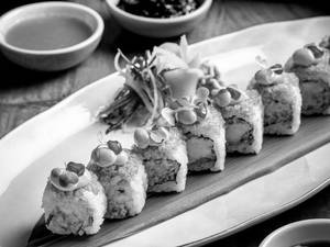 Truffle Avocado Sushi Roll (4 Pieces)