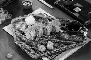 SALMON ABURI SUSHI