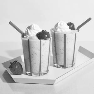 Vanilla strawberry milkshake