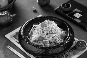 GONZO RAW PAPAYA SALAD