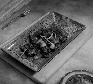 Wok tossed black pepper chicken