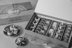 Saffron Sweet Box (750gm)