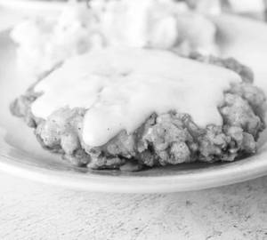 Chicken stakes with creemi saues