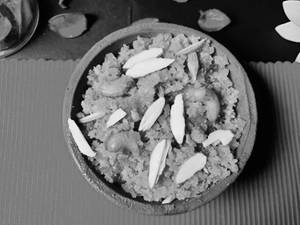 Moong Dal Halwa (100 Grams - Must Have)