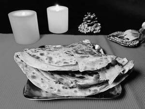 Methi Khasta Paratha (1 Pc - Whole Wheat - 6 Layer)