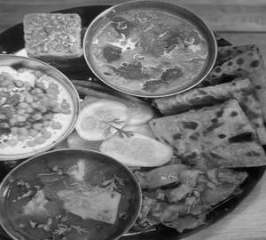 Aloo Tamatar Sabji With Plain Paratha