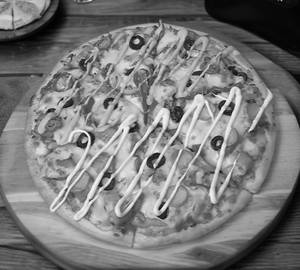 Spicy chicken pizza