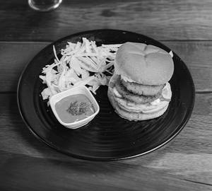 Classic veg double patti burger