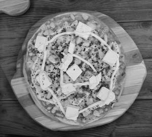 Cheese corn paneer pizza [ 8 inches]