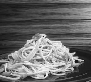 Veg hakka noodles
