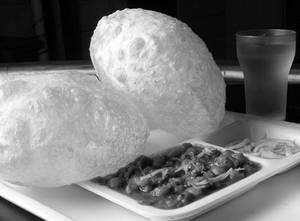 Chhola Bhatura 2 Pc