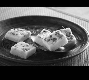 Sonpapdi Cake (250 gms)