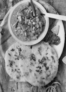 Delhi Style Chole Kulcha Combo (2 Pcs)
