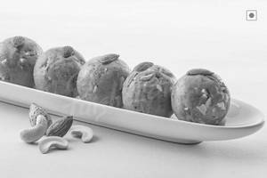 Besan Laddu