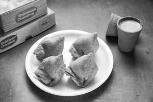 Chai (250 Ml) + Samosa (4 Pcs)