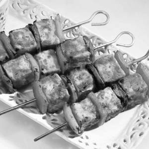 Degi Mirch Ka Paneer Tikka