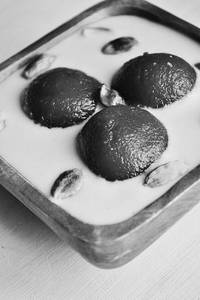 Classic Rabri Gulab Jamun
