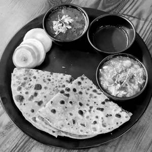 Sattu Paratha With Ghugni & Chokha - 2 Pcs