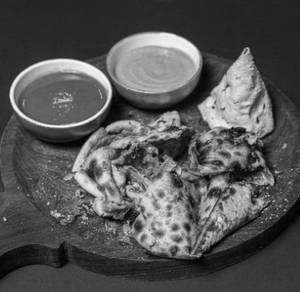Dal Makhani with Chur Chur Naan Combo
