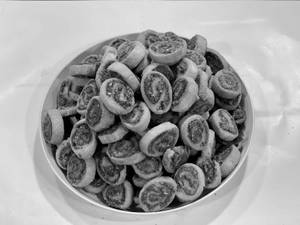 Bhakarwadi [250 Gms]