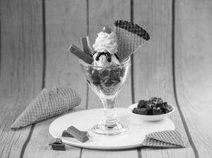 Kitkat Brownie Sundae