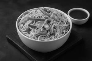 Egg Hakka Noodles