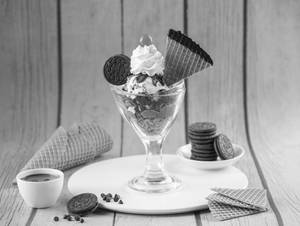 Ferro-rocher Oreo Sundae