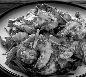 Pan Fried Chilli Prawns ( 8 pcs)