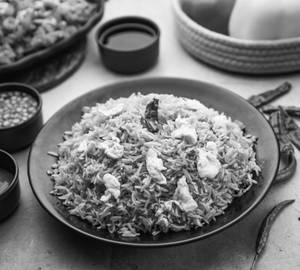 Egg Burnt Garlic Rice [Serves 2]