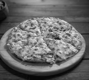 Veg Pizza ( Capsicum, Corn)