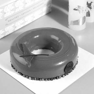 Sea Salt Caramel And Dark Chocolate Cake