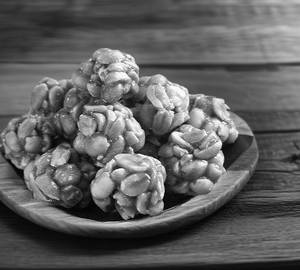 Groundnut Urundai ( 250 Gms )