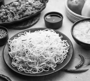 Chicken Gravy Noodles  [Serves 2]