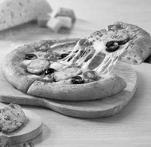 Sourdough Fiery Peri Peri Chicken Pizza (Reg)